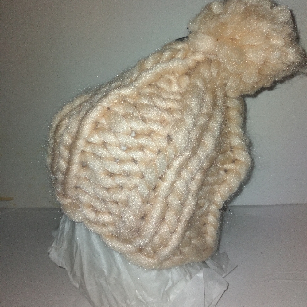 Bon Bon hat 👒 - Picture 3 of 4